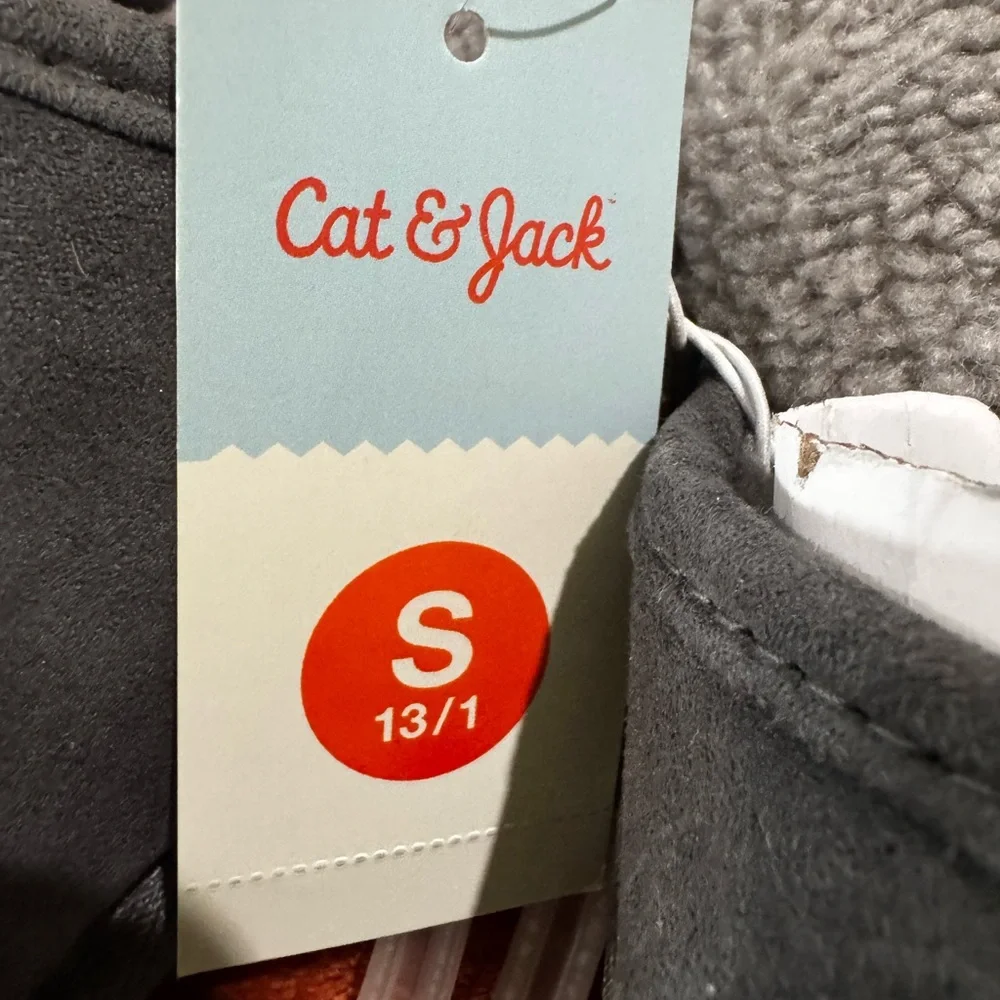 Cat & Jack Children’s Charcoal Slippers